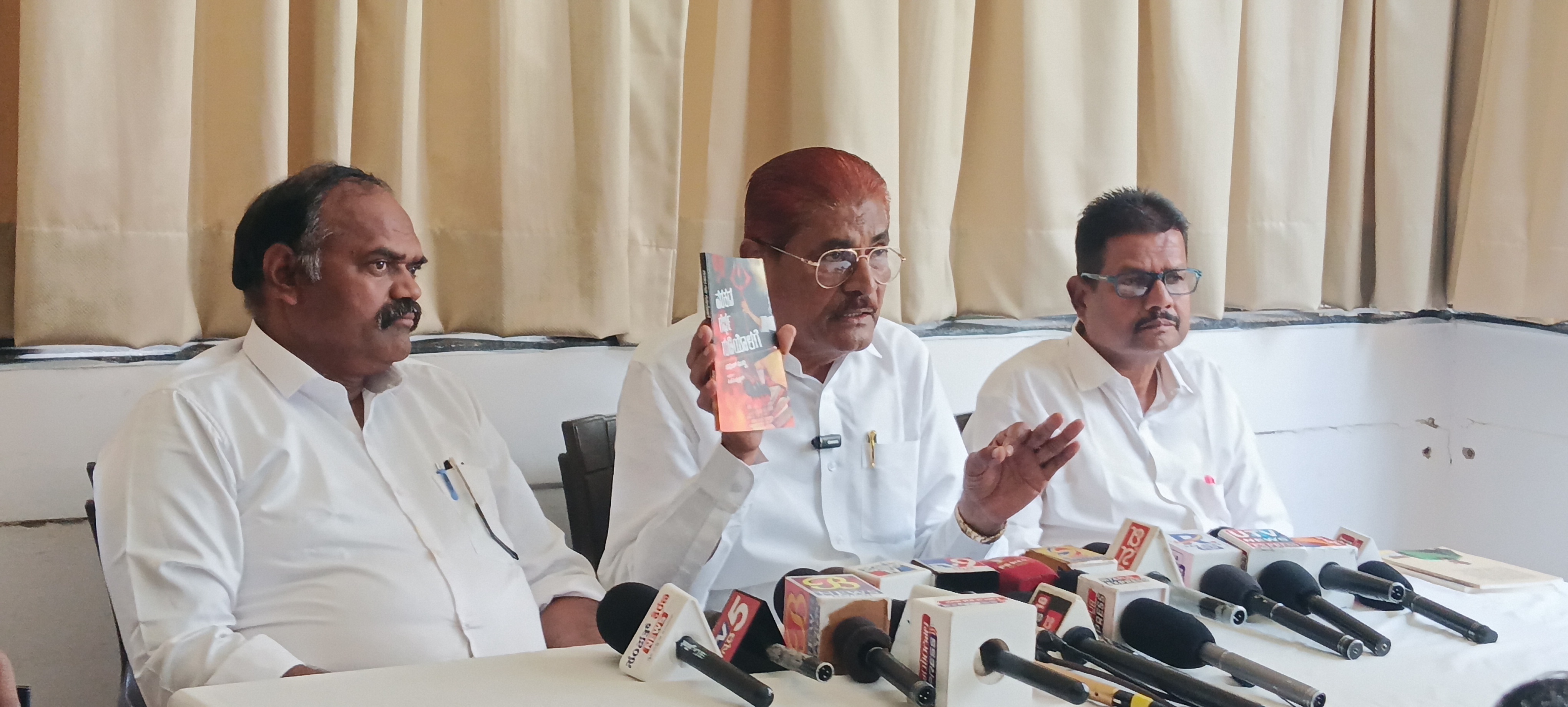 ಸಂಘ ಪರಿವಾರ ಕೆಣಕಿದವರು ಉಳಿದಿಲ್ಲ… ಜಿಗಜಿಣಗಿ ಮಾತು ಸತ್ಯ ಎಂದ ಗಣಿಹಾರ